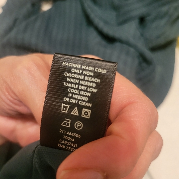 Ann Taylor Green Top Cold Shoulders. EUC Whimsical Fairy Girly - Picture 9 of 10